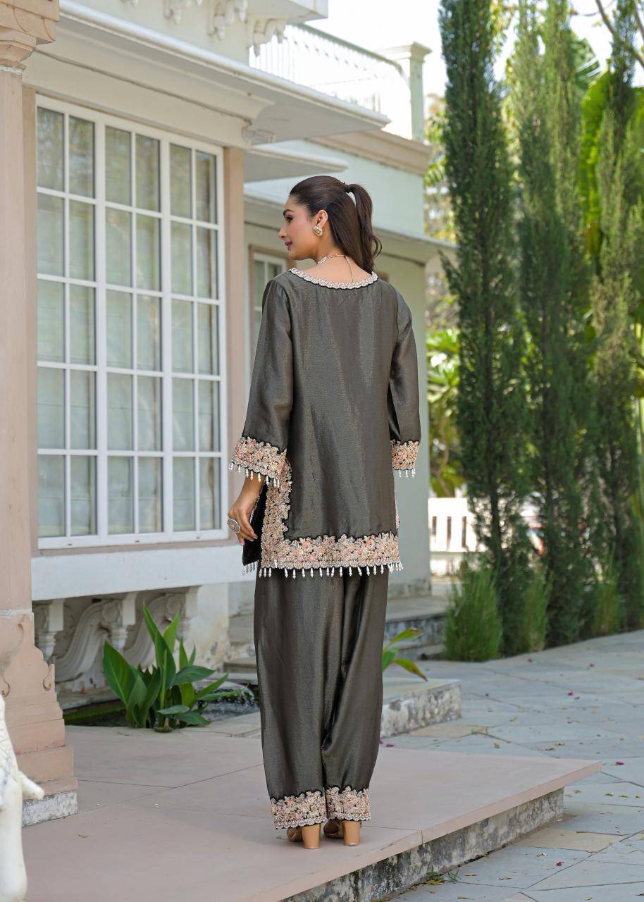 Afsana noor farsi Salwar Kameez market in Mumbai
